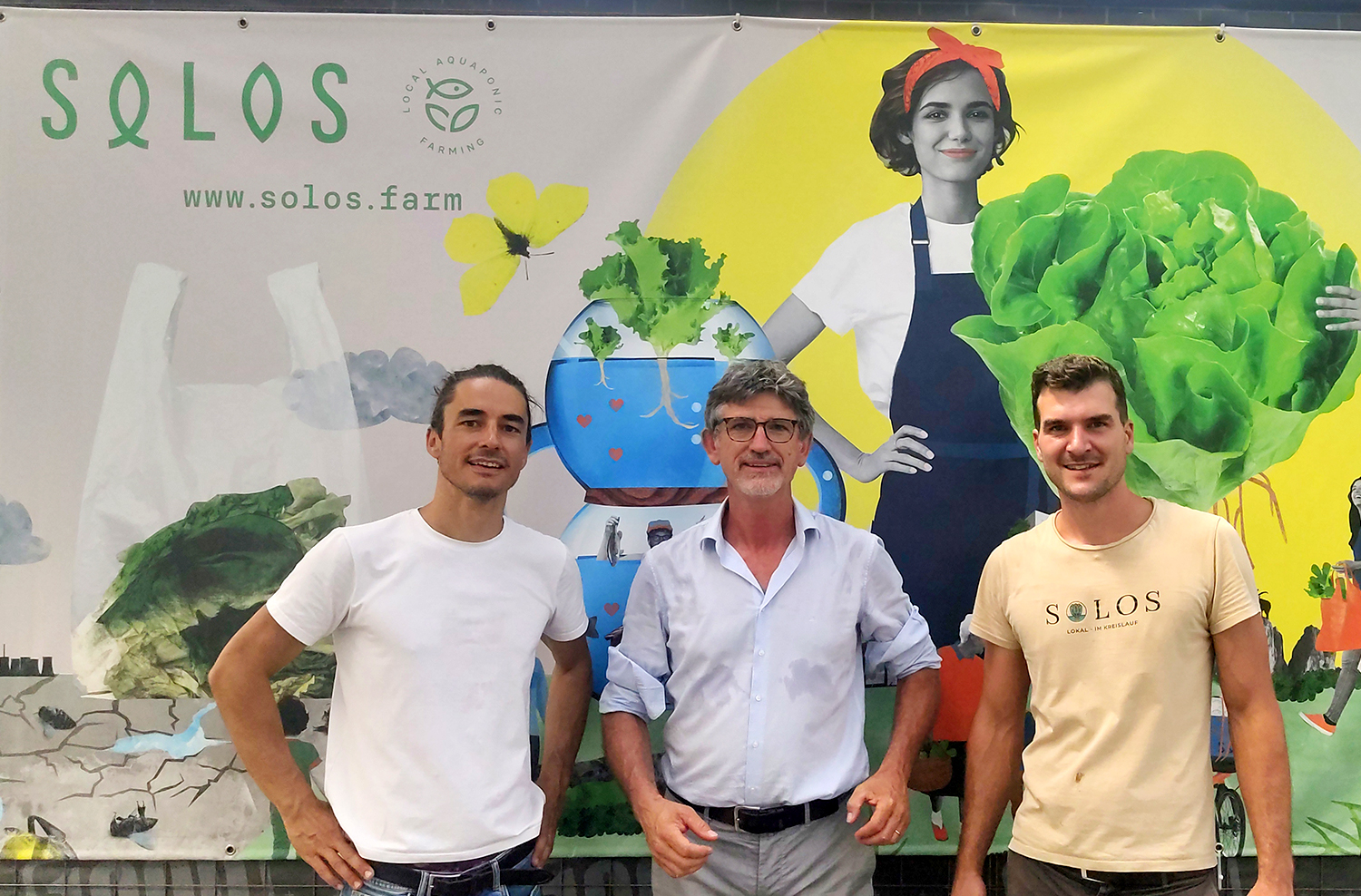 Ambralight and Solos partners together, working on innovative aquaponic systems and greenhouse lights for growing lettuce in greenhouse.