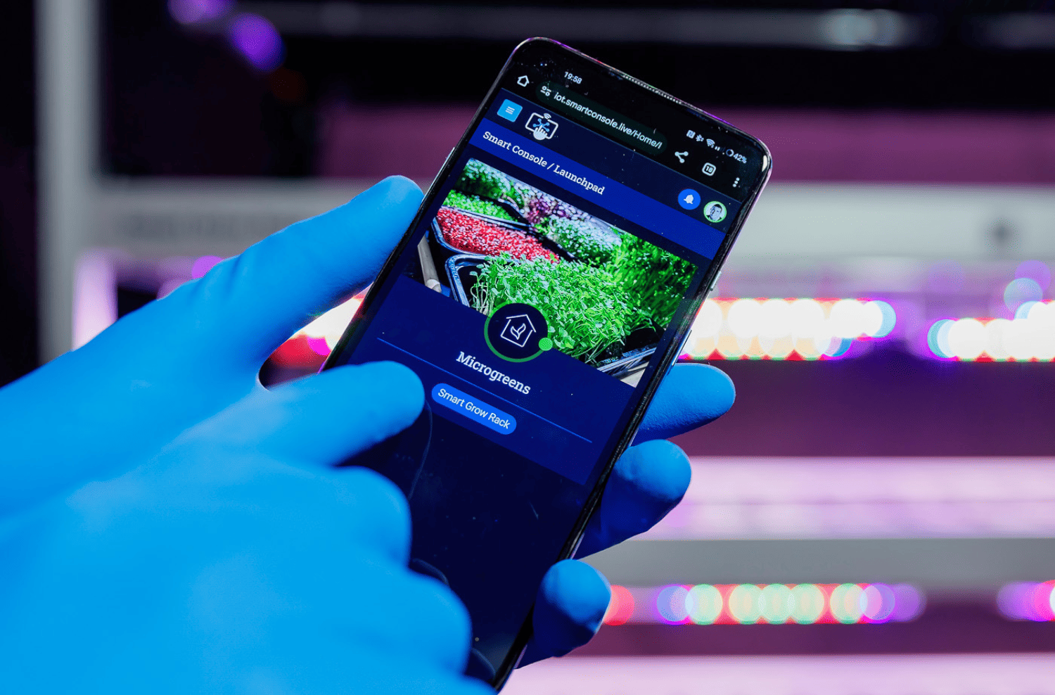 App Smart Console per gestire coltivazione idroponica indoor e luci LED per piante